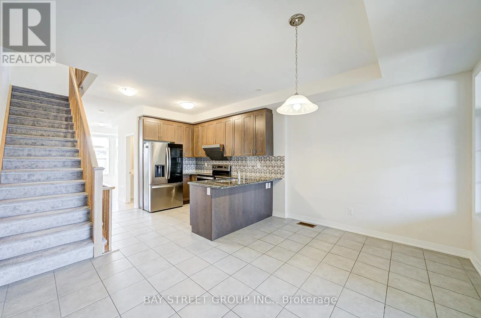 3 CARNEROS WAY