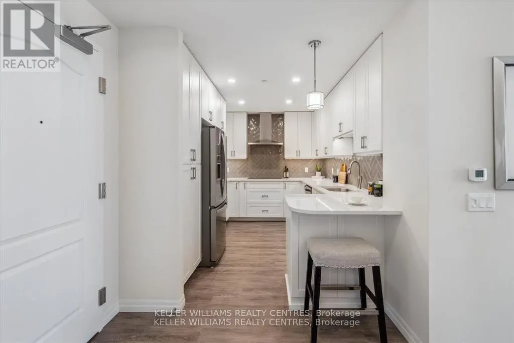302 - 460 WILLIAM GRAHAM DRIVE