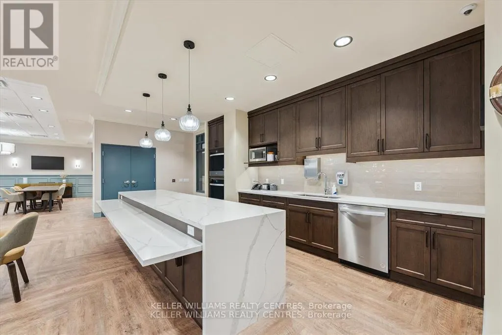 302 - 460 WILLIAM GRAHAM DRIVE