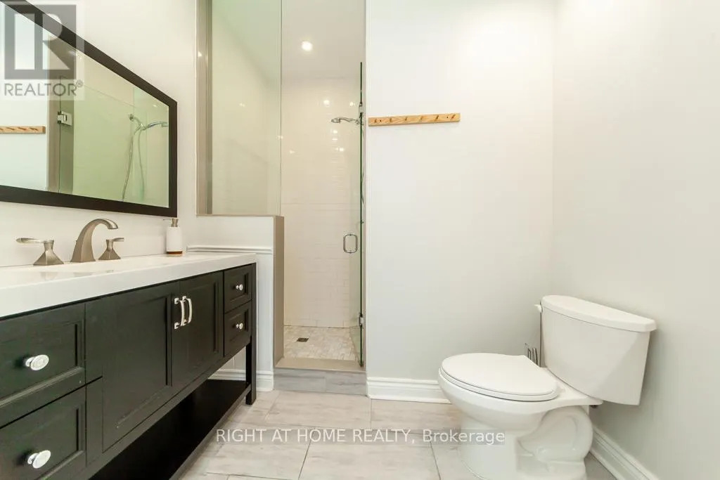CARRIAGE HOUSE - 2 PETER STREET