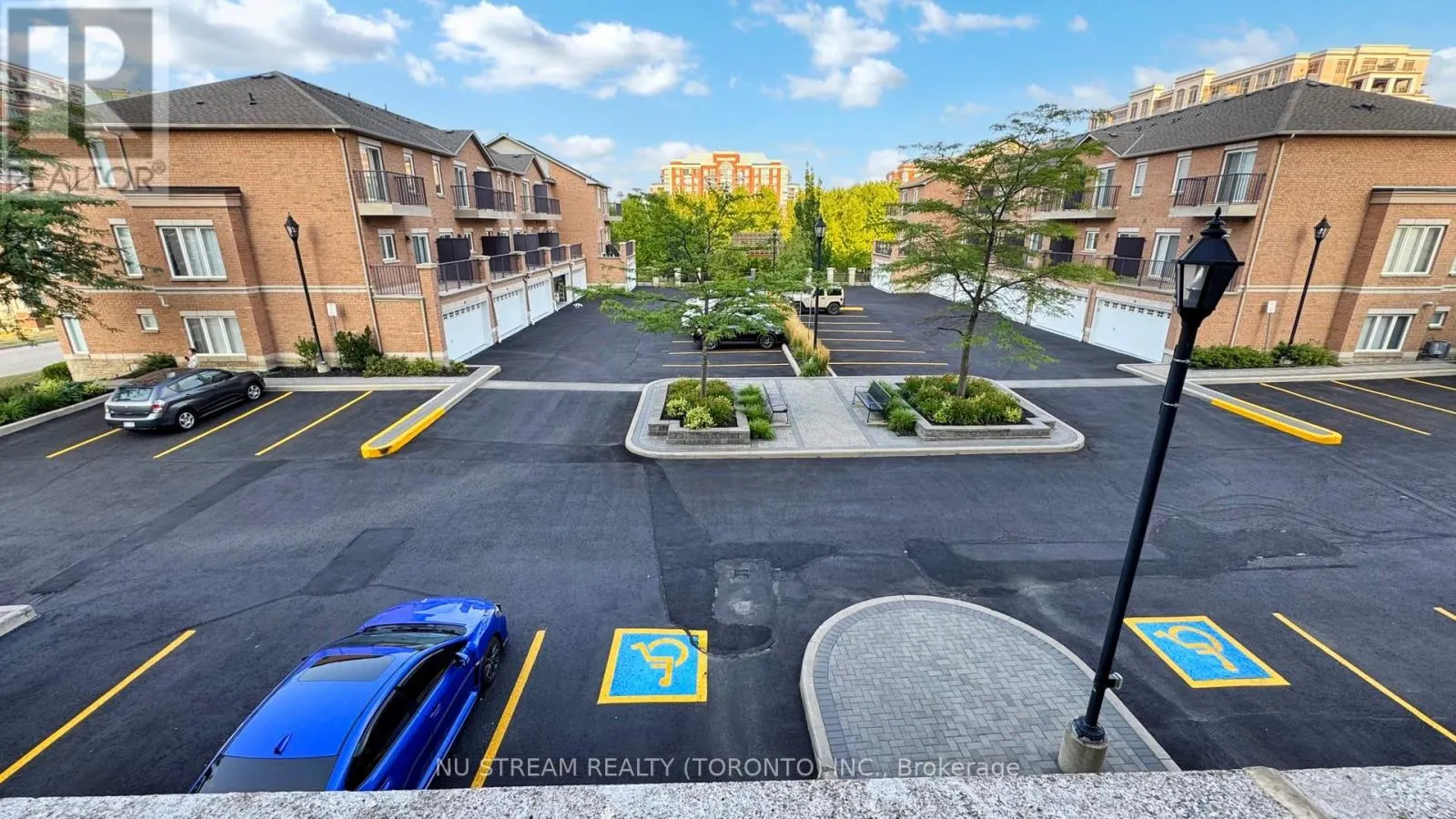 215 - 51 SADDLECREEK DRIVE