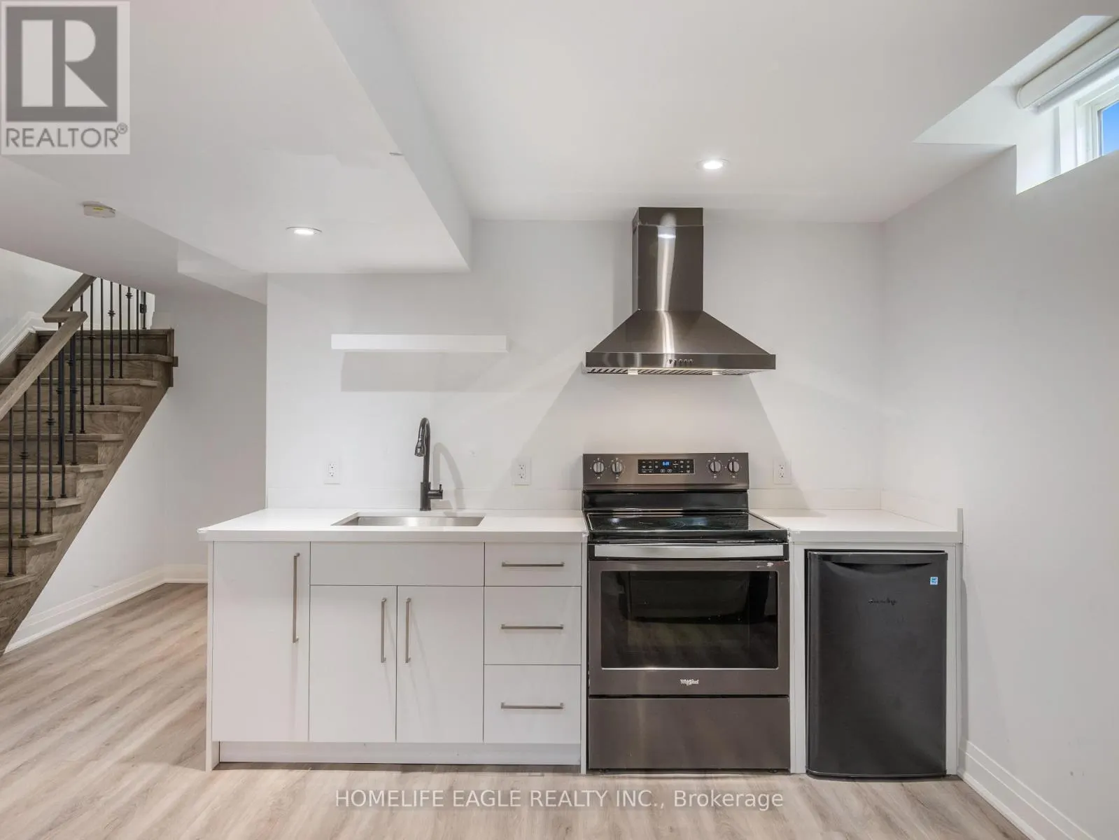 6 BRIGHTSVIEW DRIVE