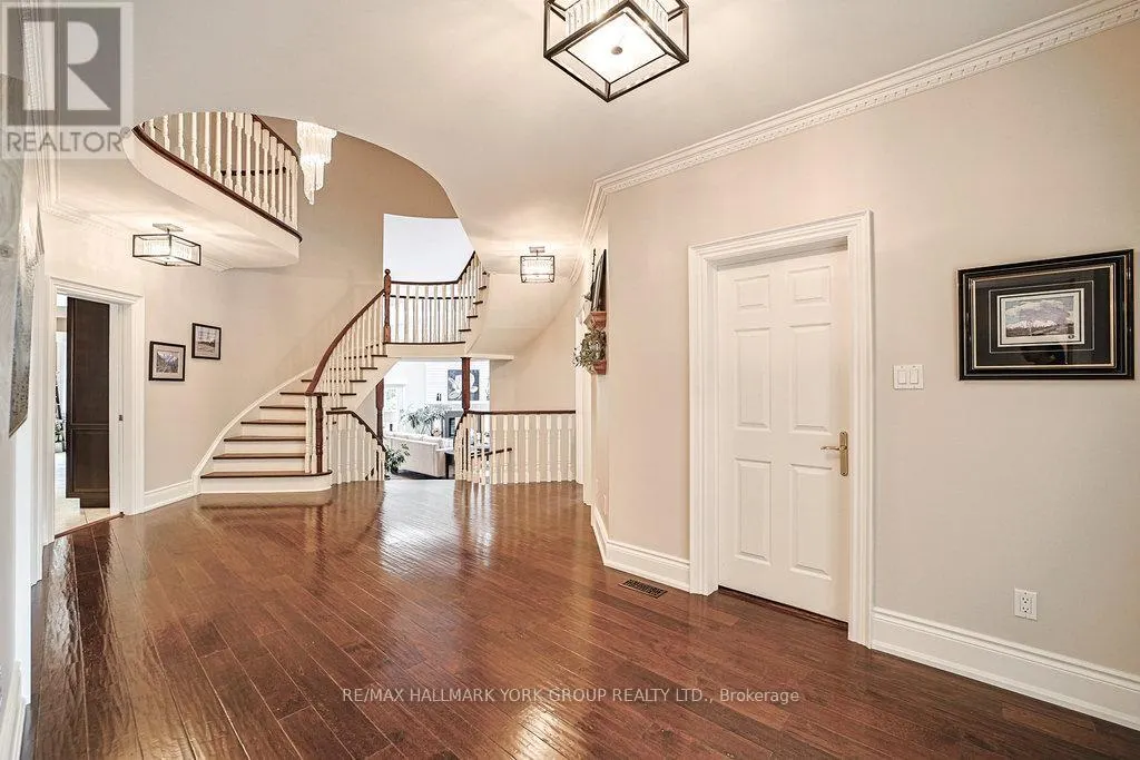 1032 SIR IVOR COURT