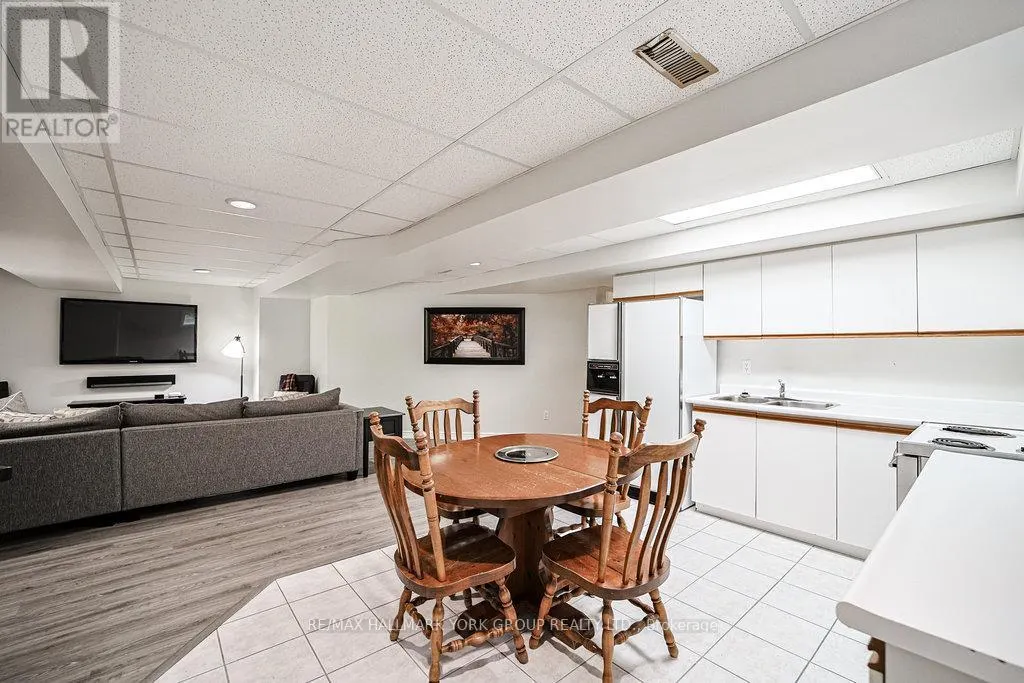 1032 SIR IVOR COURT