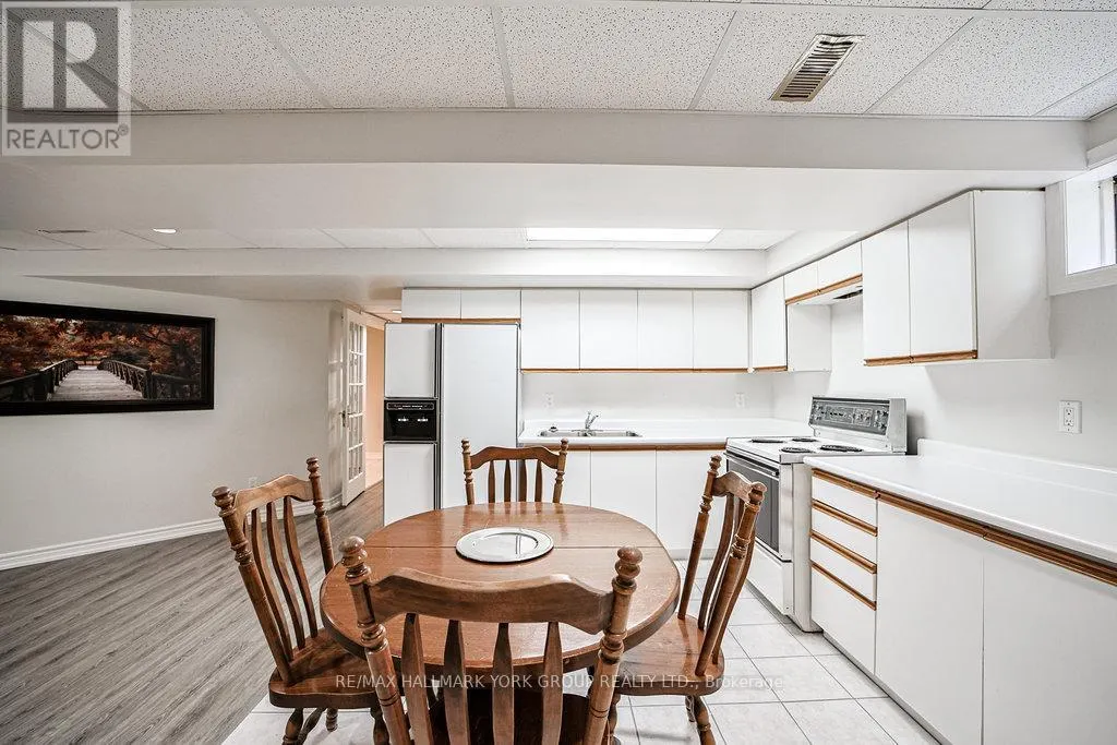 1032 SIR IVOR COURT