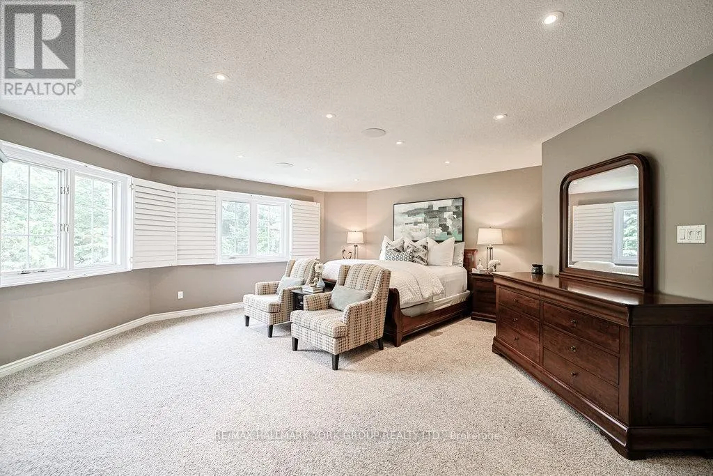 1032 SIR IVOR COURT