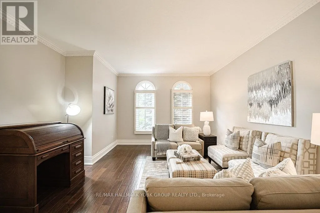 1032 SIR IVOR COURT