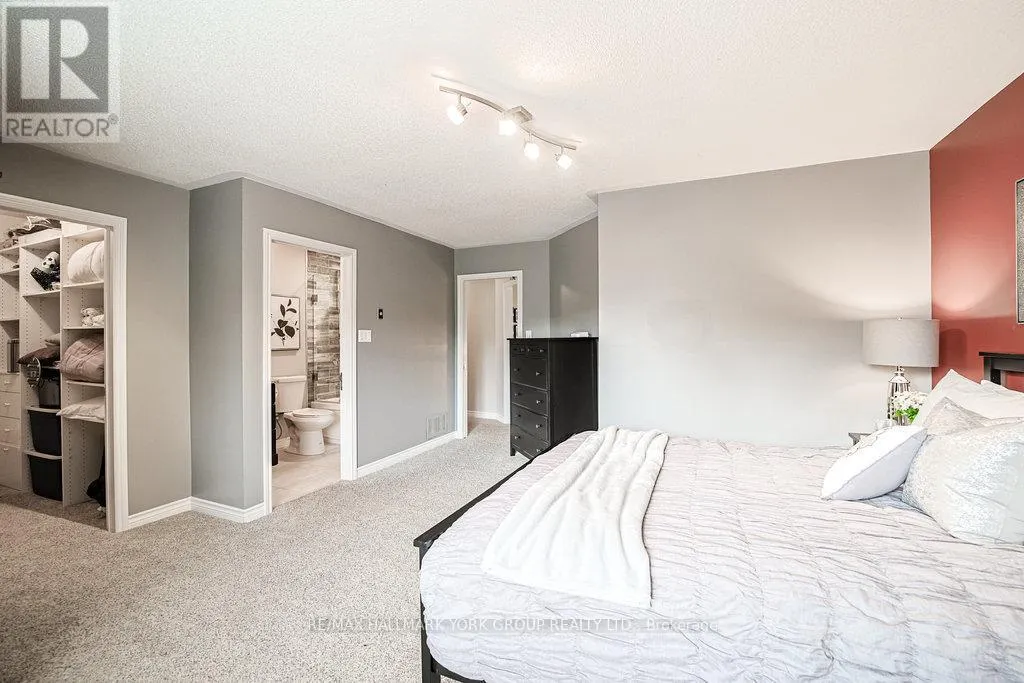 1032 SIR IVOR COURT