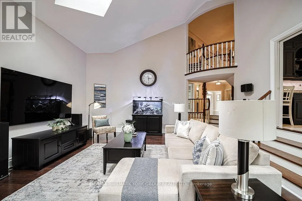 1032 SIR IVOR COURT