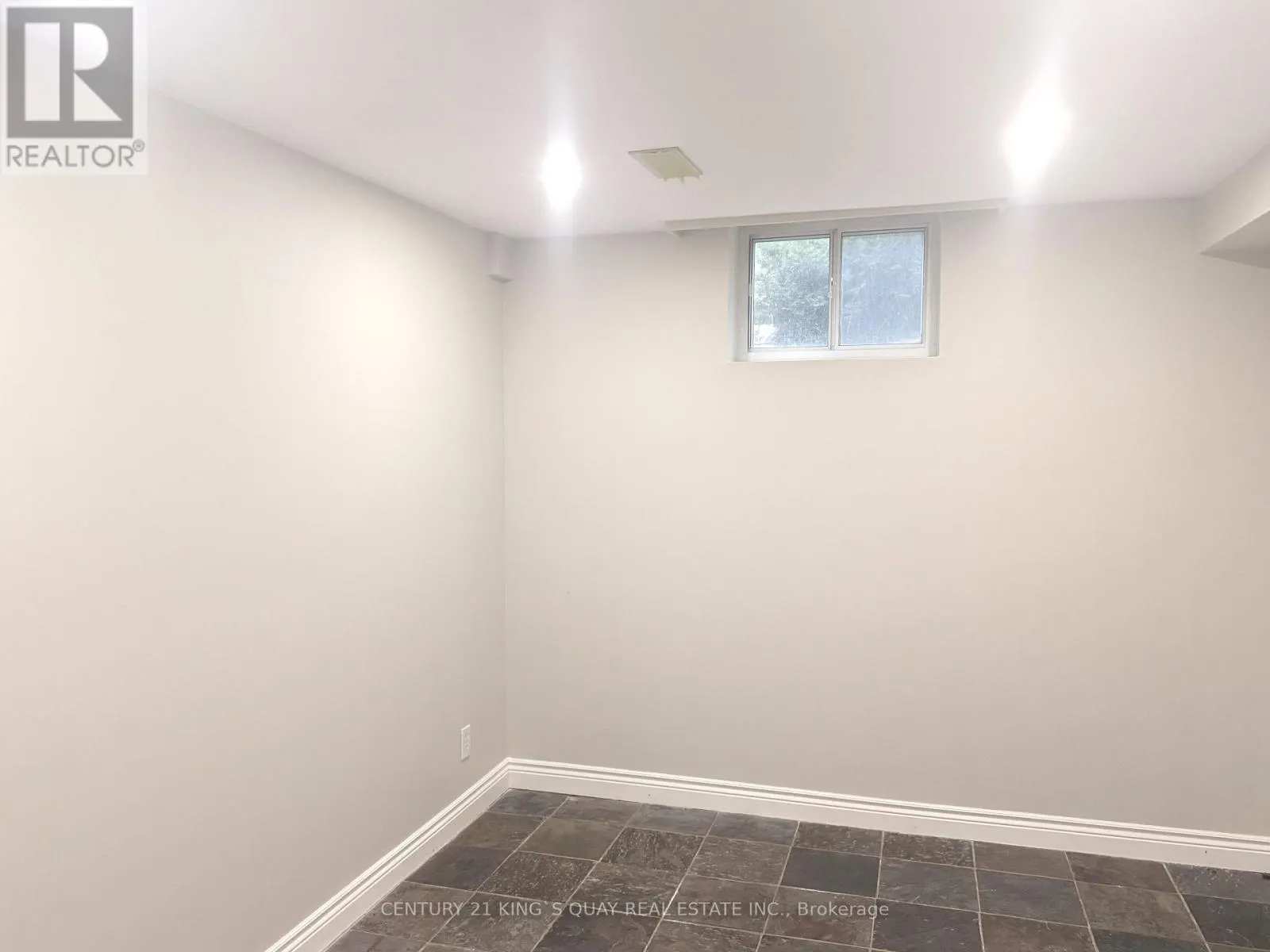 3 FONTHILL BOULEVARD