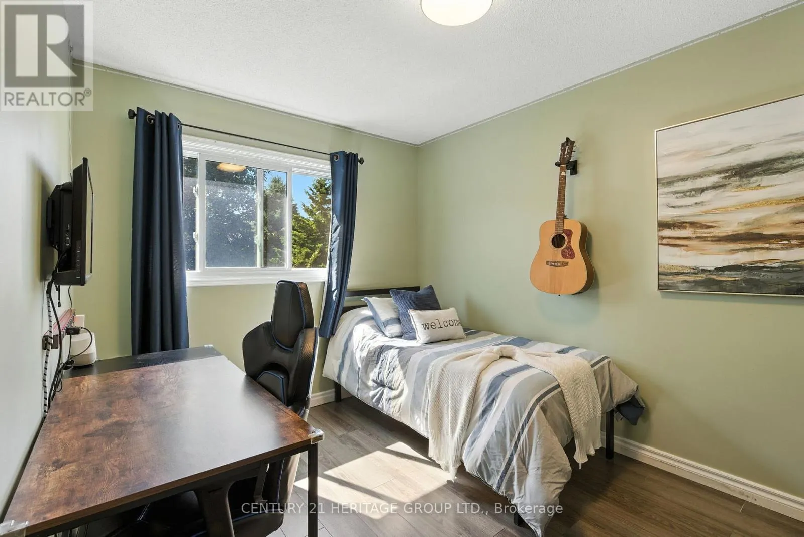884 CLANCEY CRESCENT