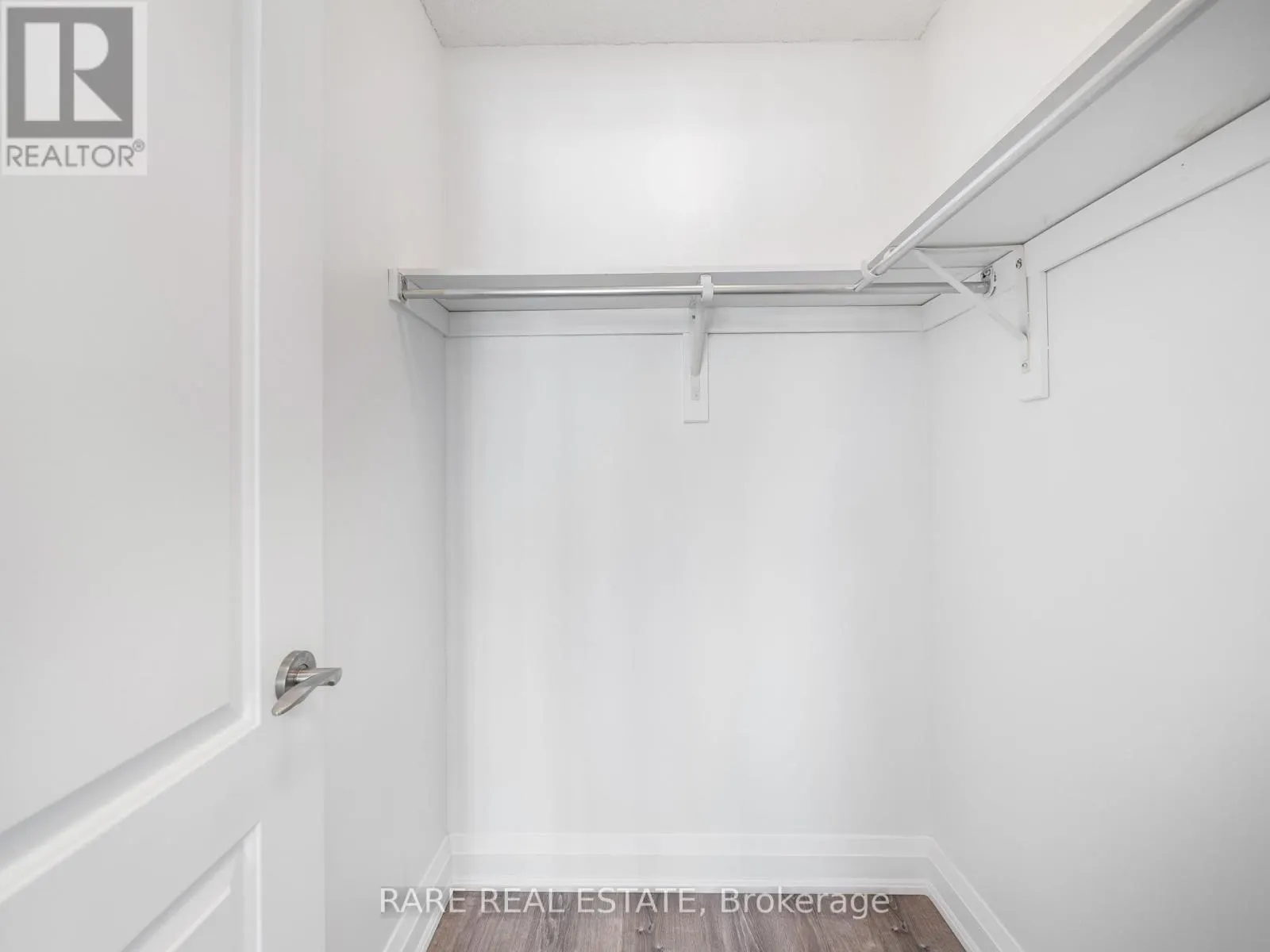 908 - 20 NORTH PARK ROAD