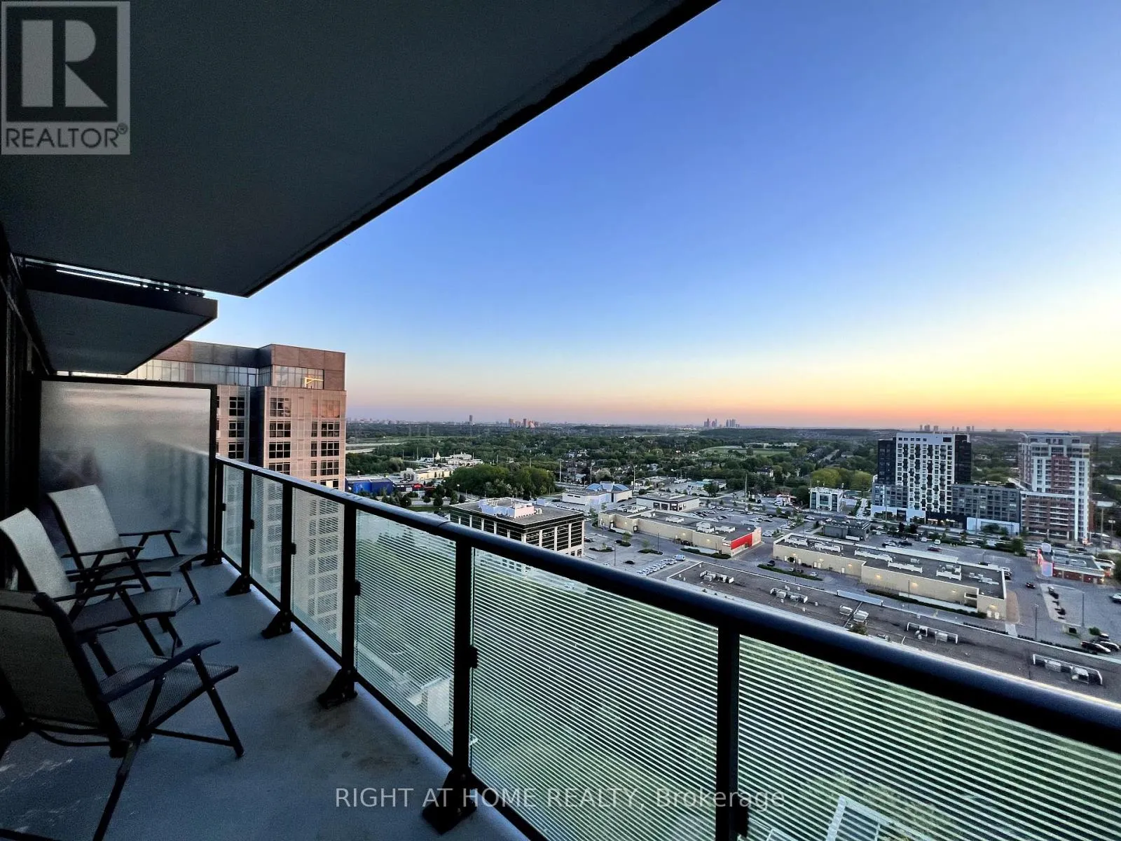 2001 - 105 ONEIDA CRESCENT