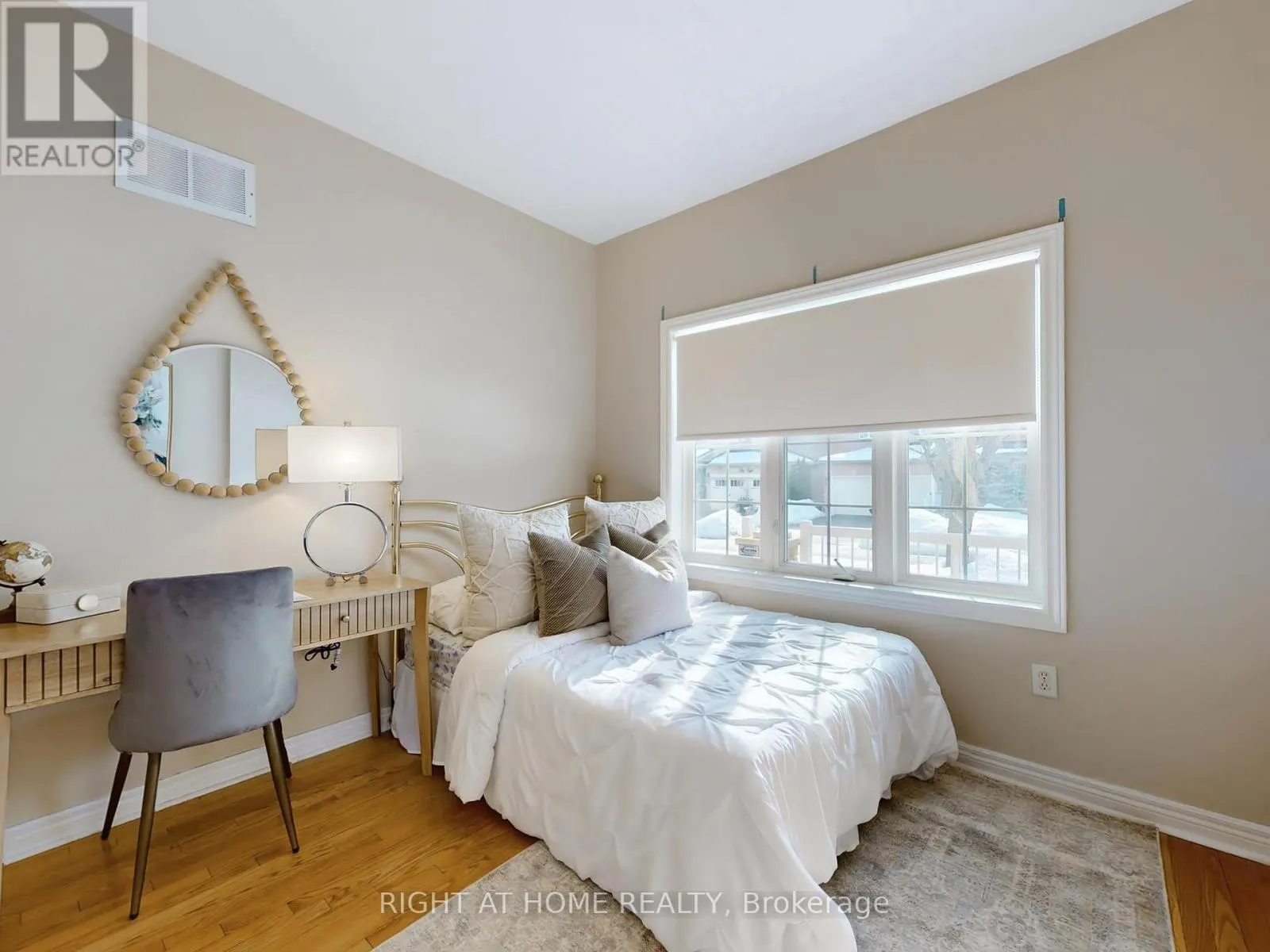 61 PALISADE CRESCENT