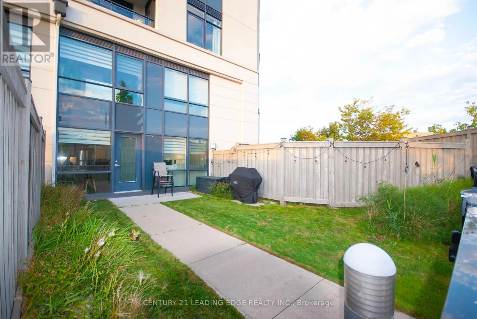108 - 24 WOODSTREAM BOULEVARD