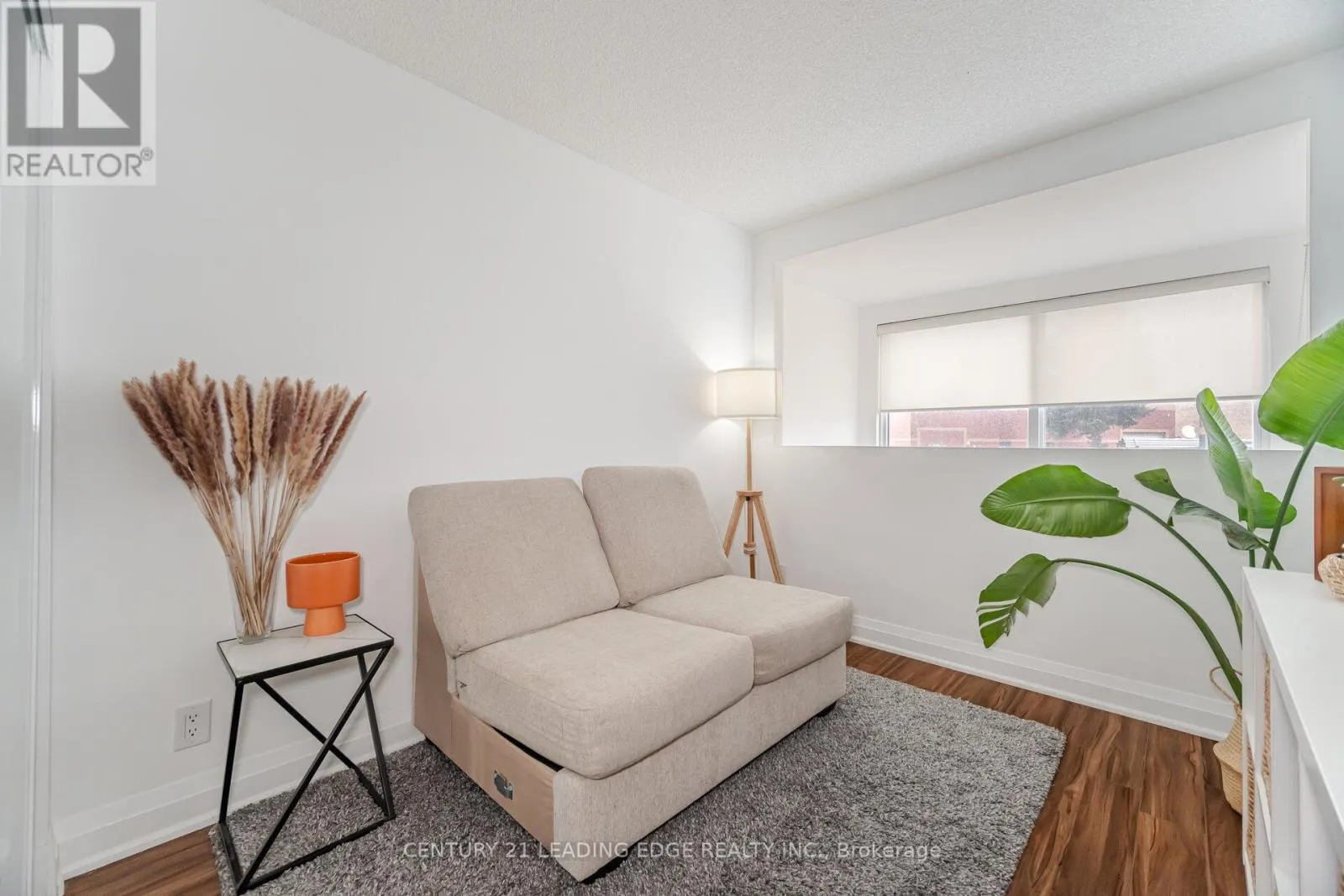 108 - 24 WOODSTREAM BOULEVARD