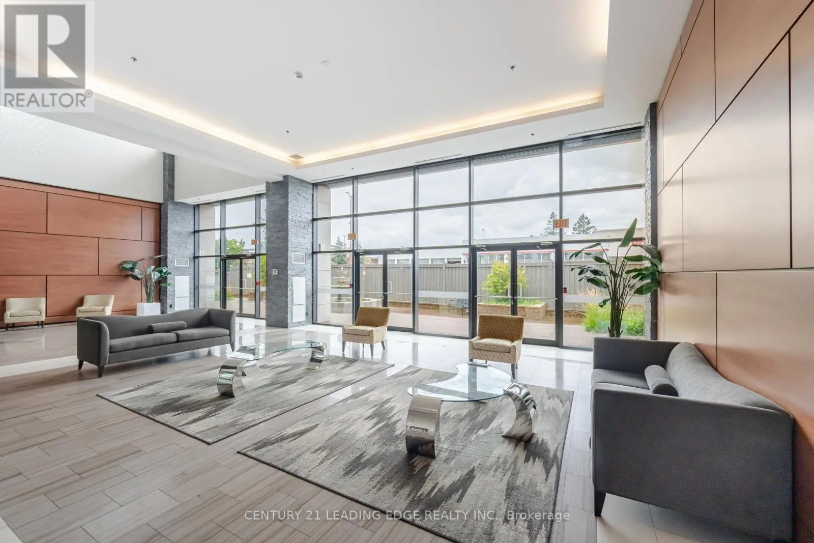 108 - 24 WOODSTREAM BOULEVARD