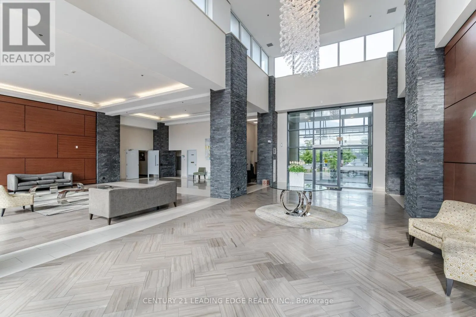 108 - 24 WOODSTREAM BOULEVARD