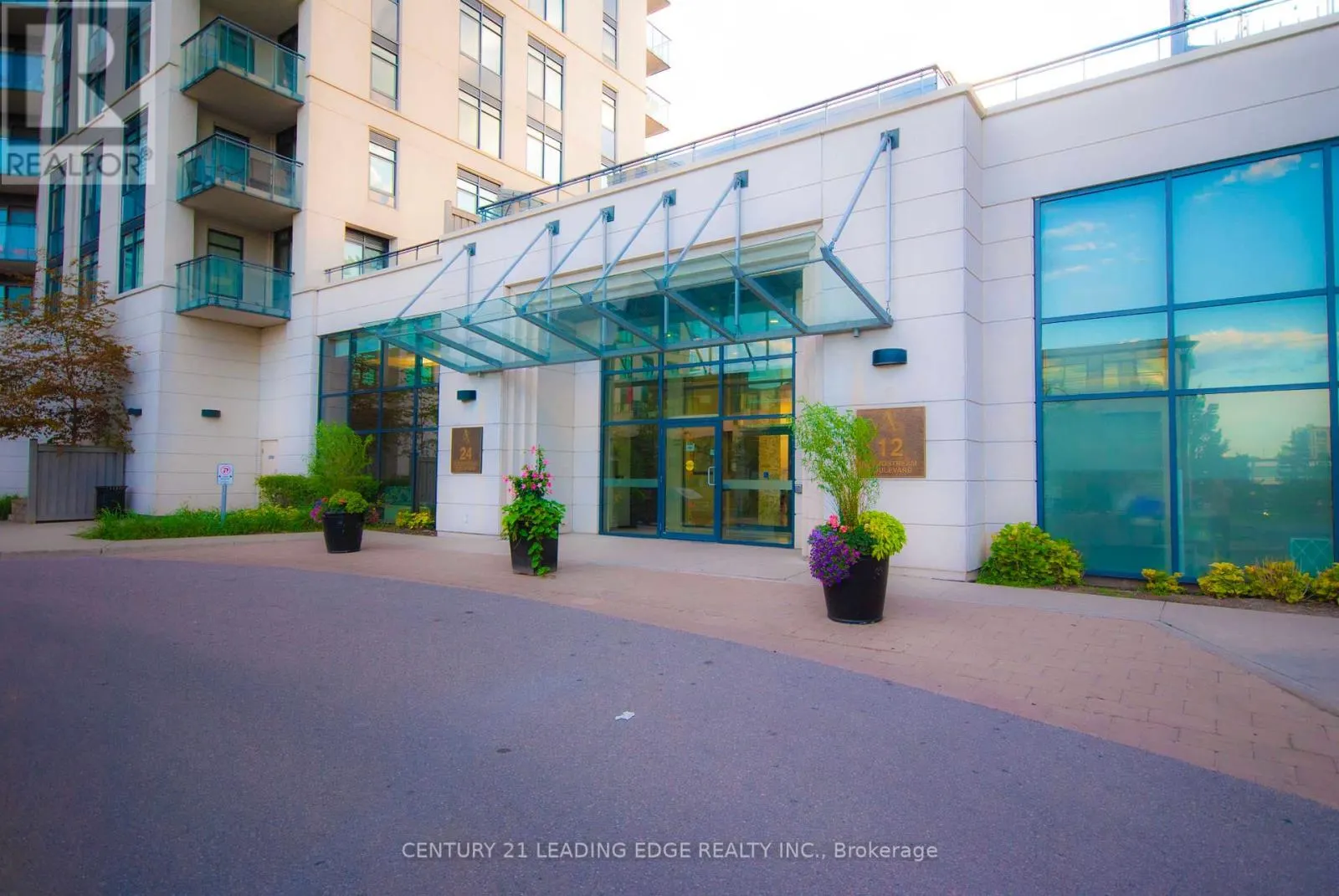 108 - 24 WOODSTREAM BOULEVARD