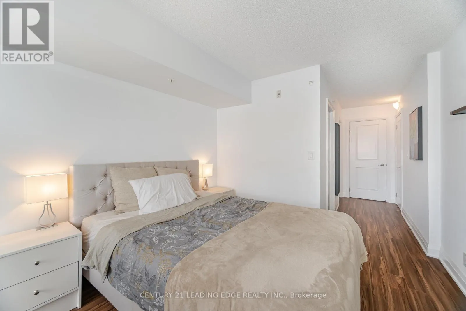 108 - 24 WOODSTREAM BOULEVARD