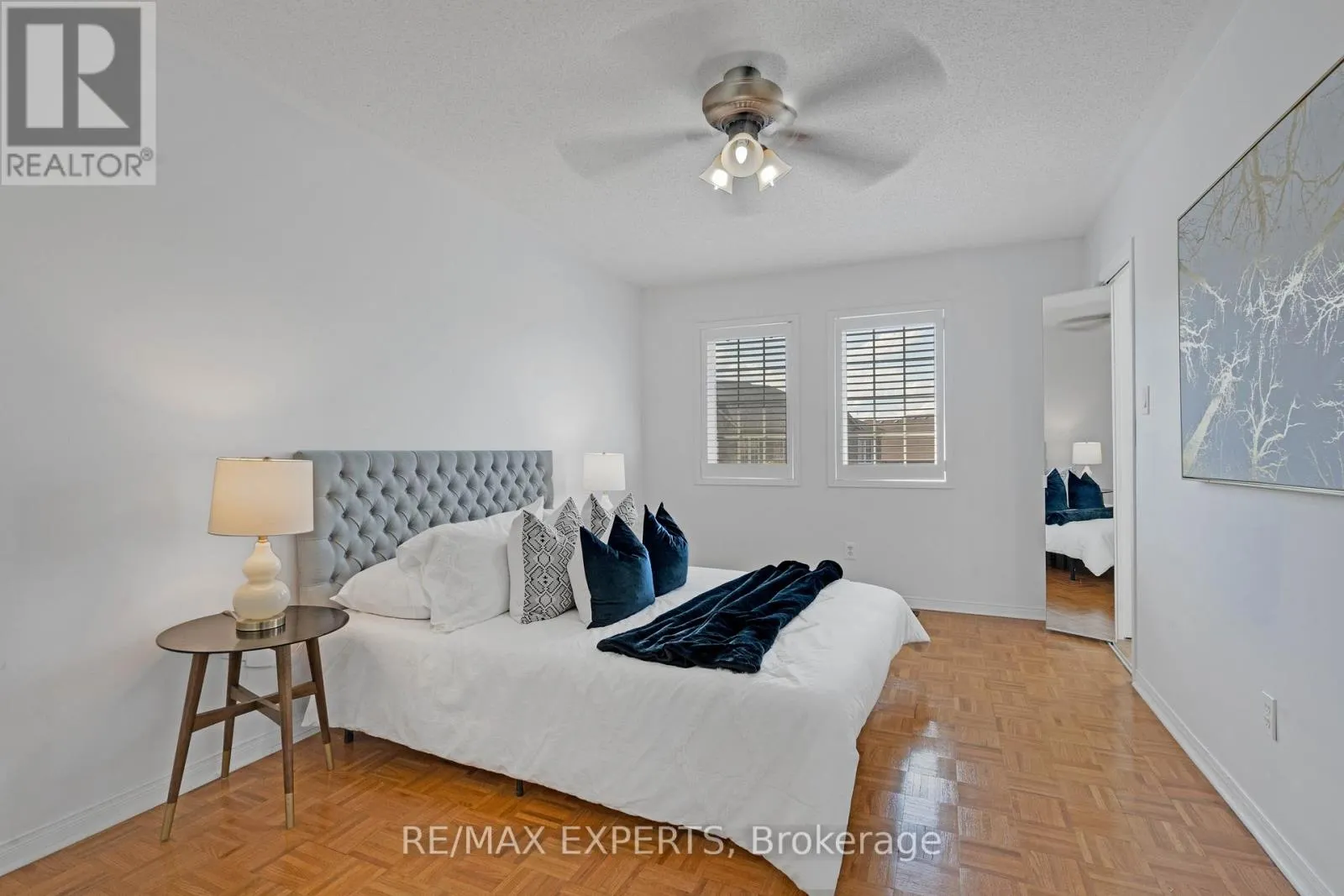 32 - 19 FOXCHASE AVENUE