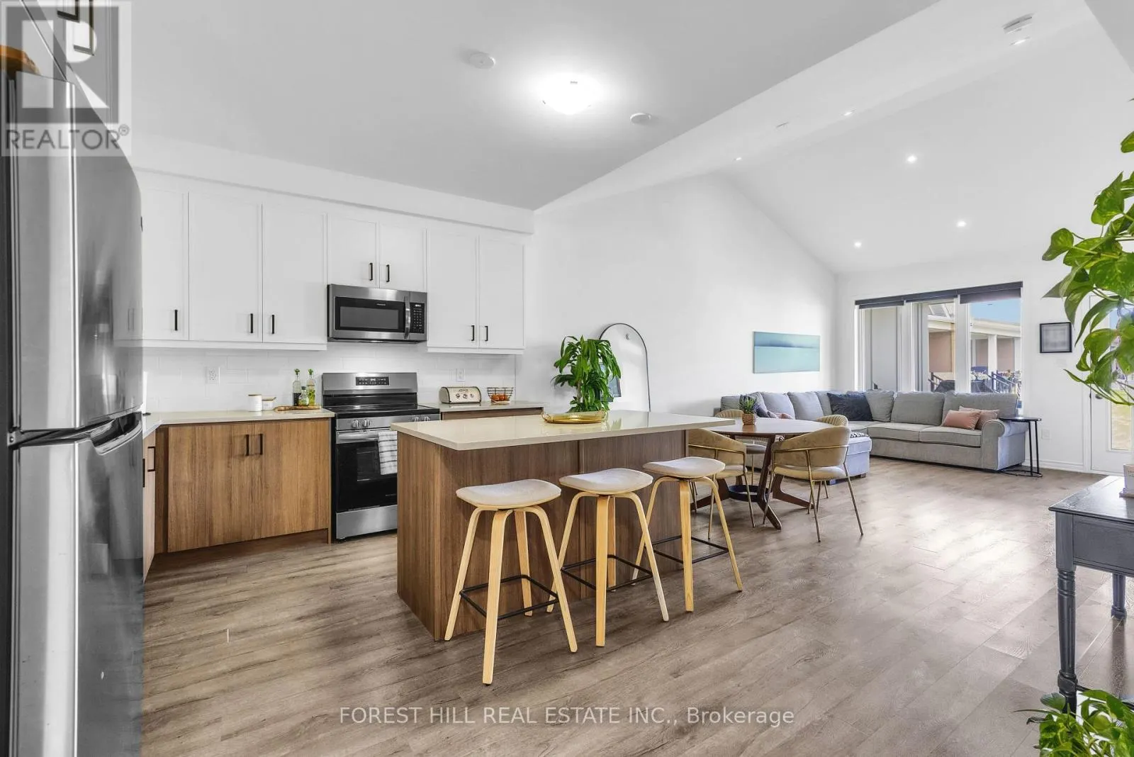 742 - 742 TRUMBLEY PLACE S