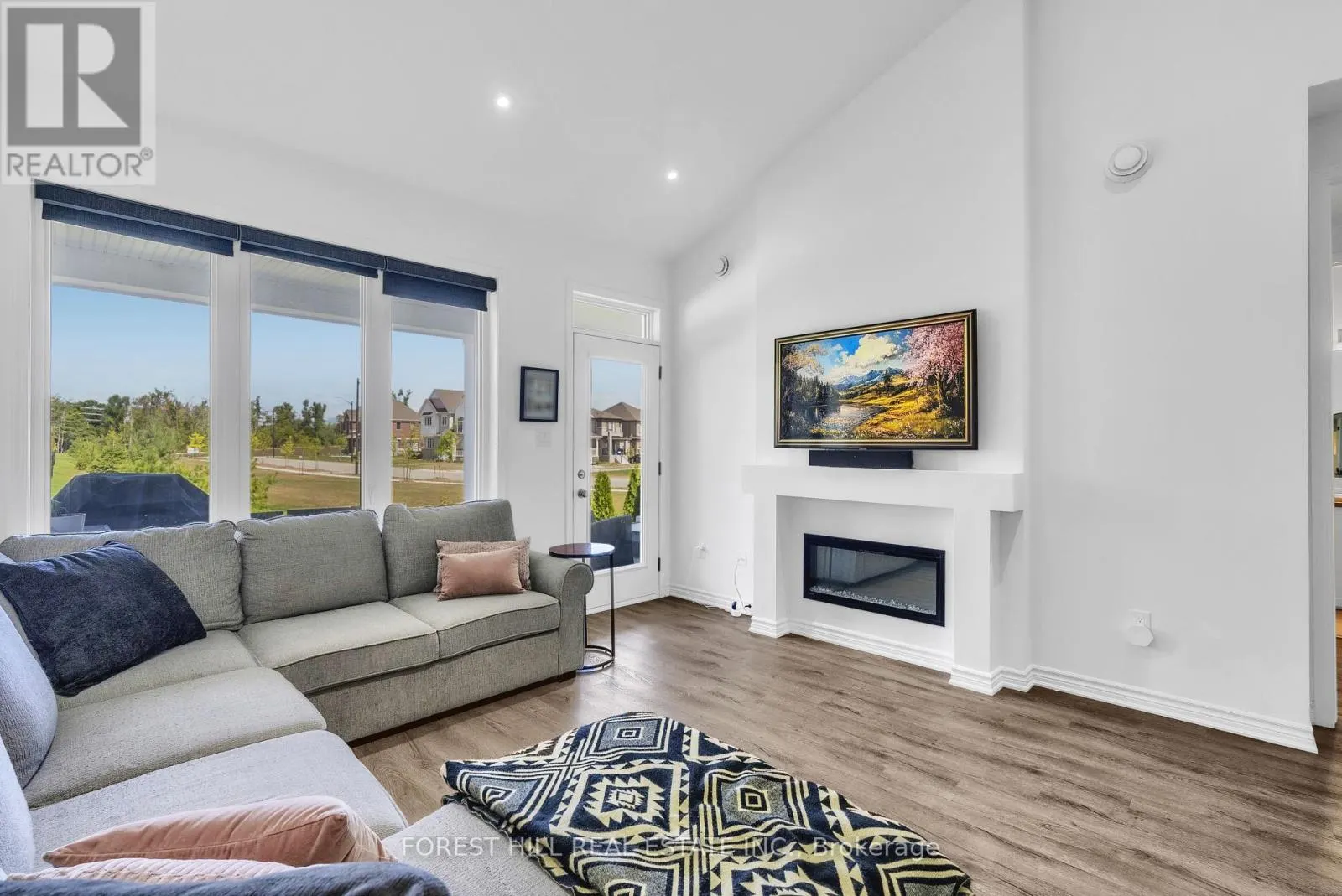 742 - 742 TRUMBLEY PLACE S