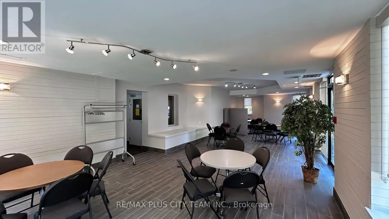 410 - 7440 BATHURST STREET