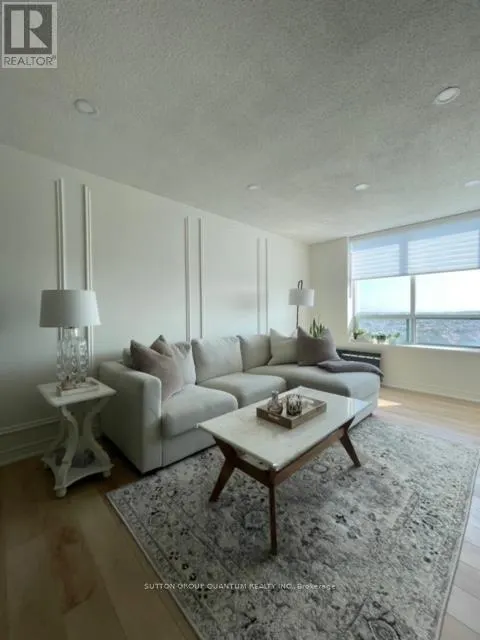PH5 - 11 ONEIDA CRESCENT E