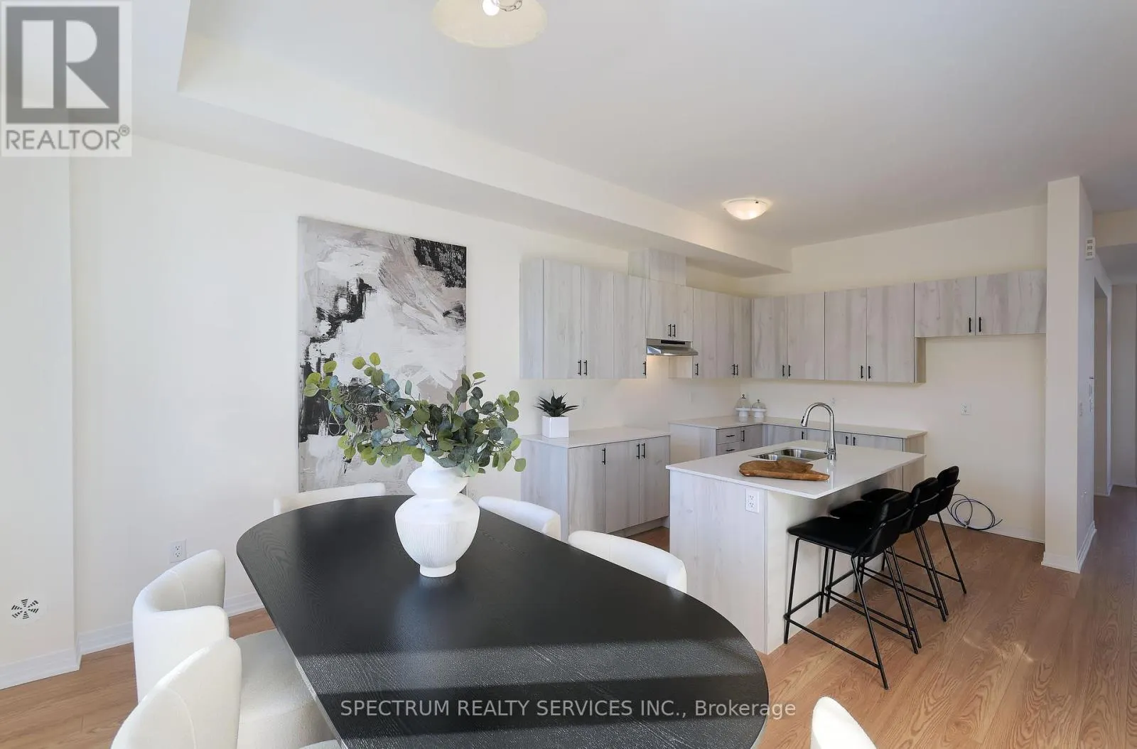 155 DE LA ROCHE DRIVE
