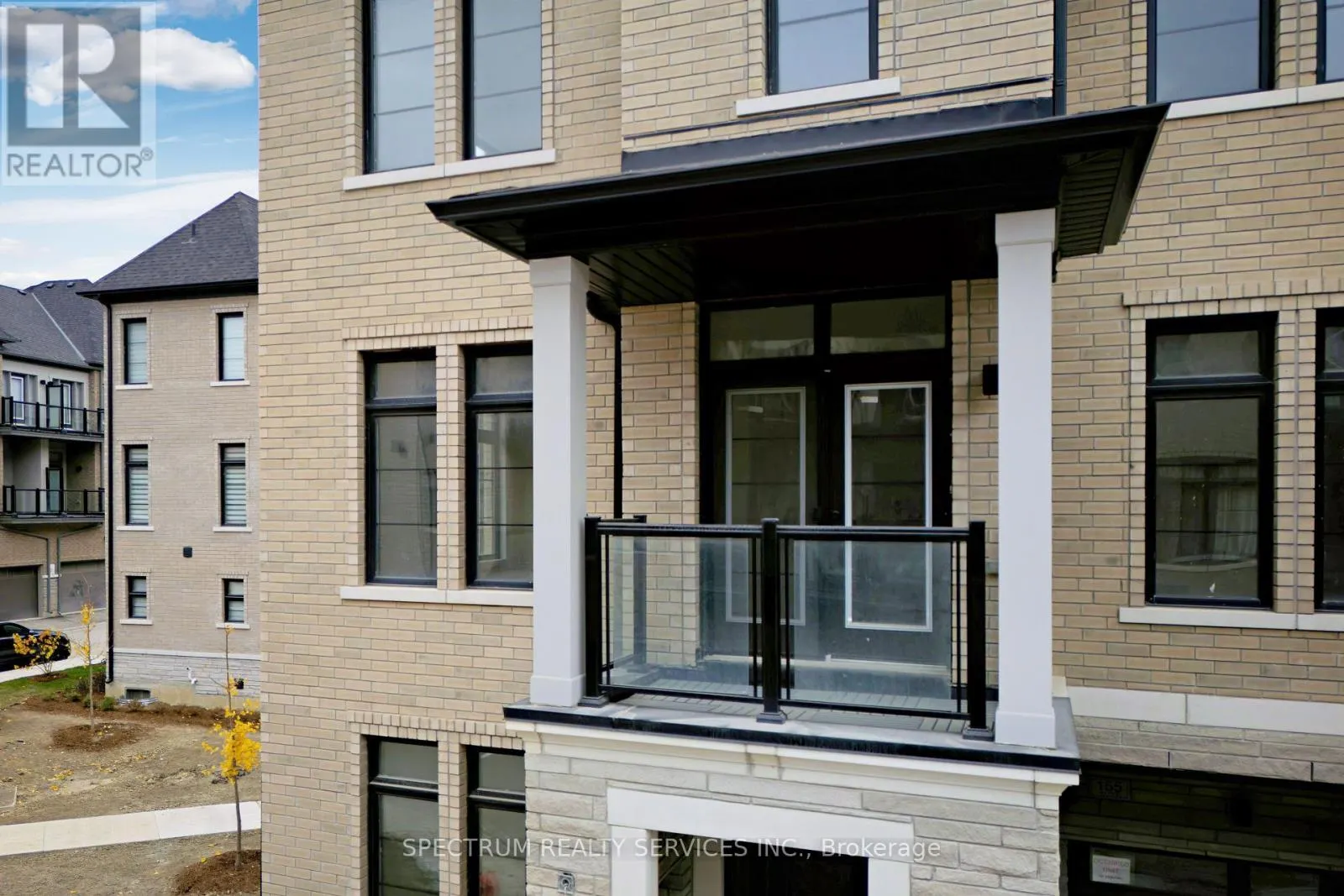 155 DE LA ROCHE DRIVE