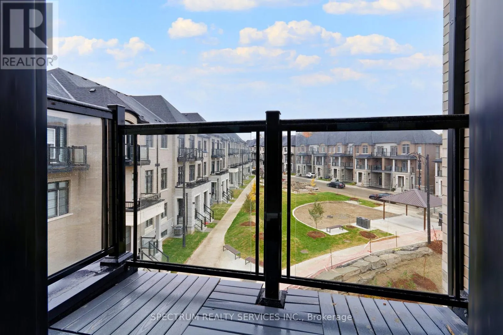 155 DE LA ROCHE DRIVE