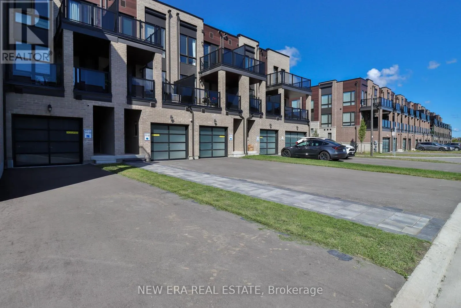81 STAUFFER CRESCENT