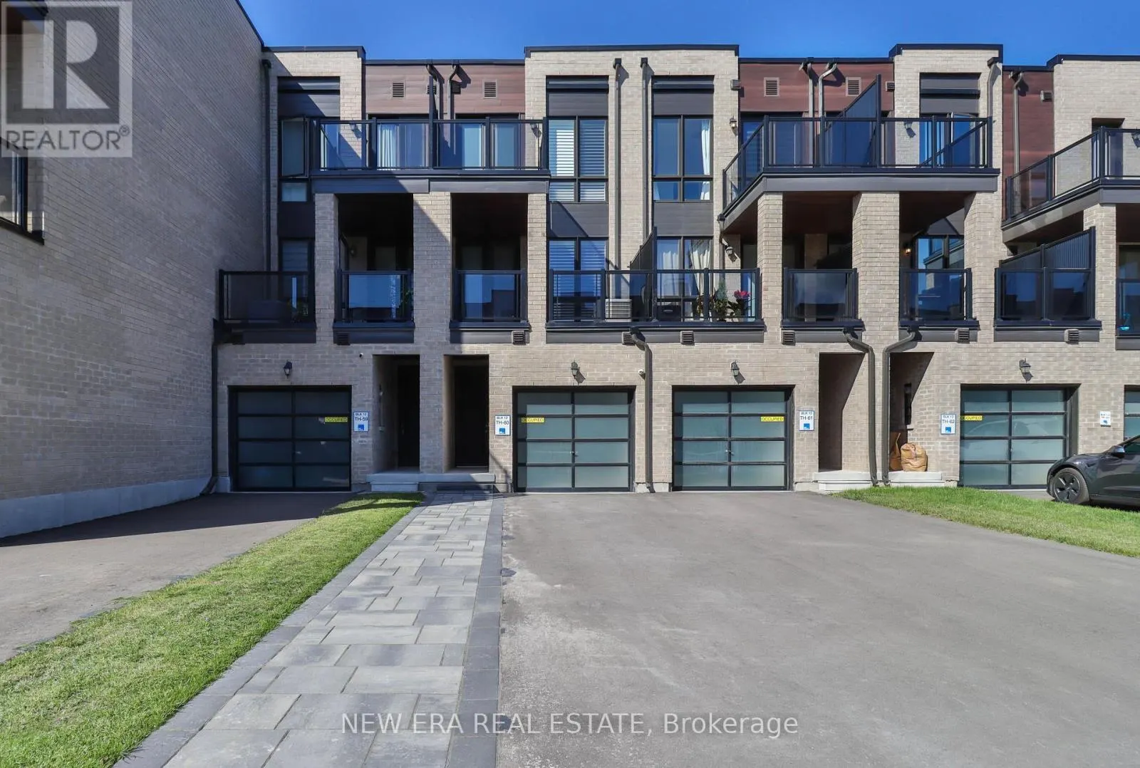 81 STAUFFER CRESCENT