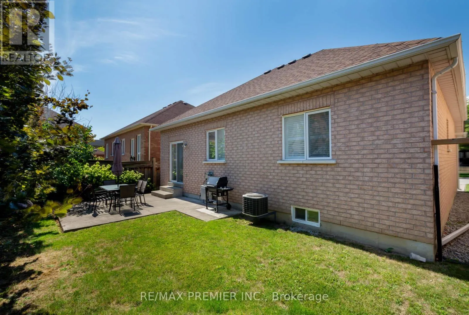 36 TOULON CRESCENT