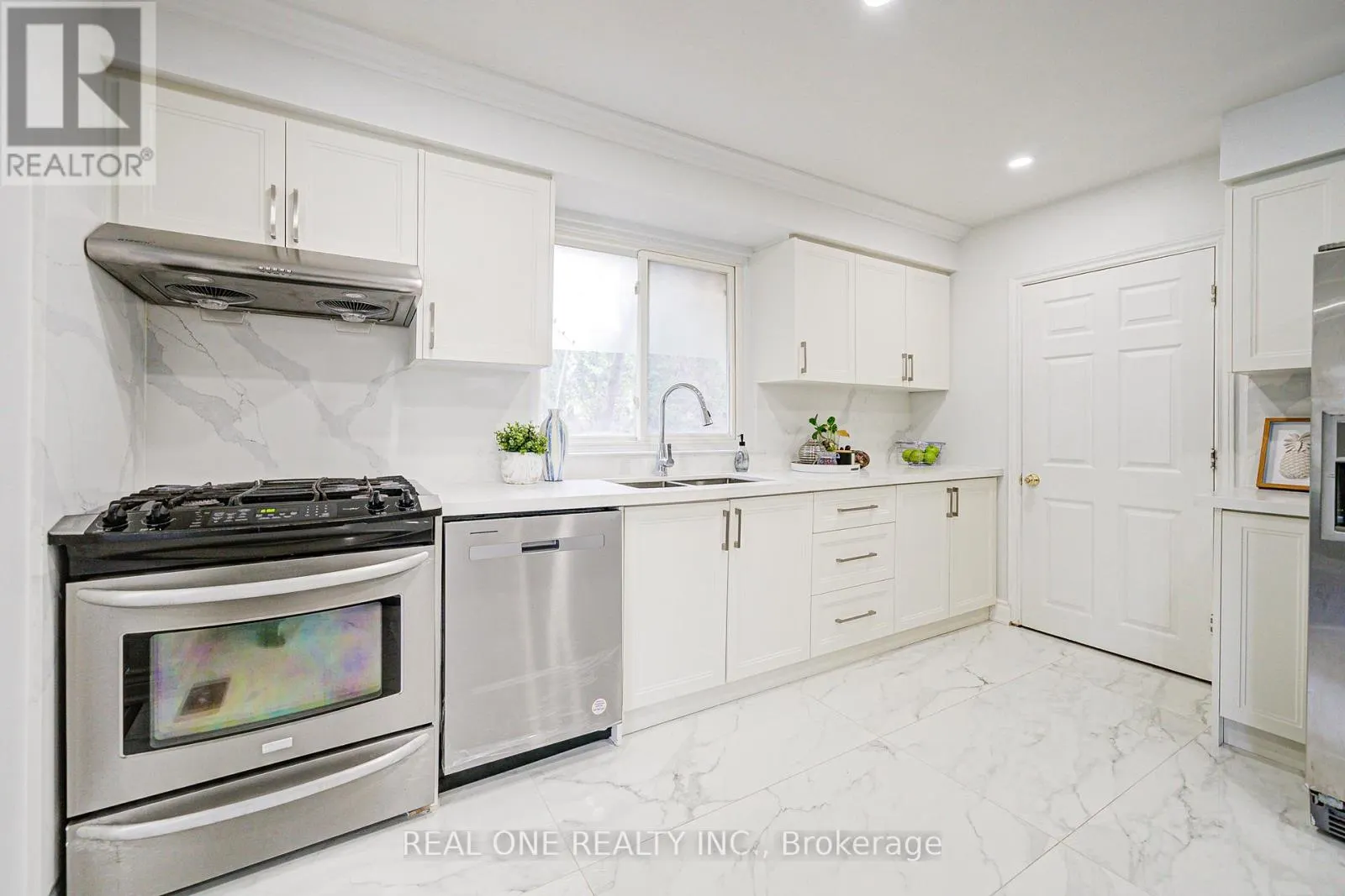 68 LAVEROCK AVENUE