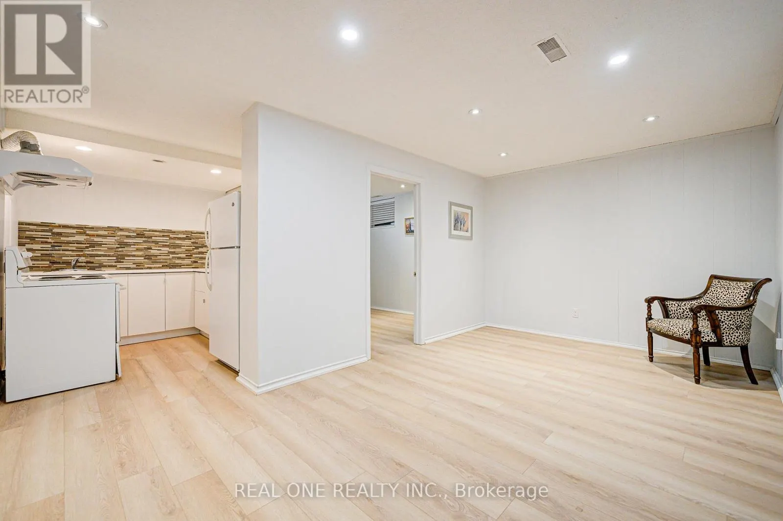 68 LAVEROCK AVENUE