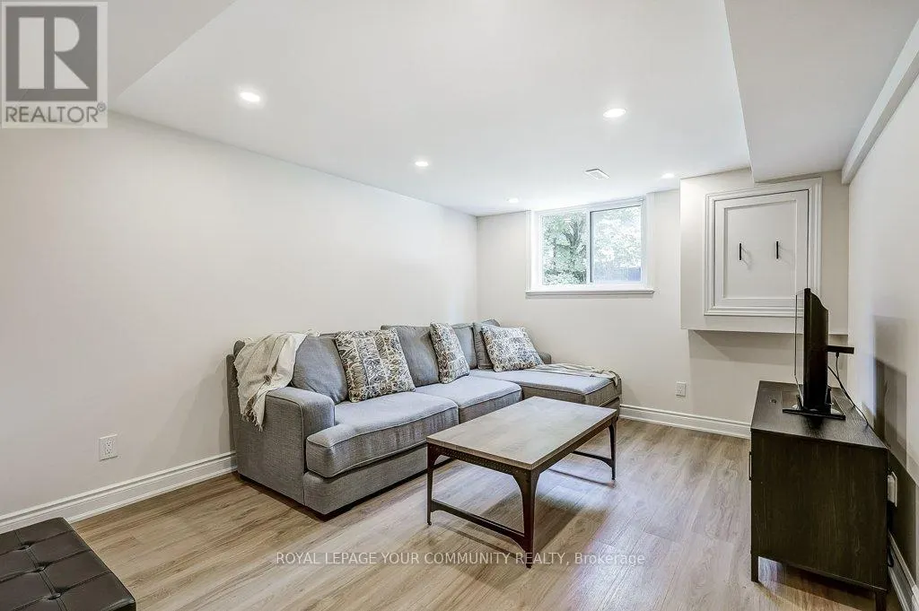 41 BRIGHTBAY CRESCENT