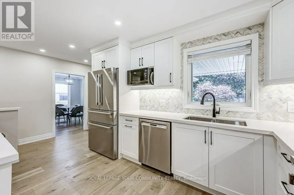 41 BRIGHTBAY CRESCENT