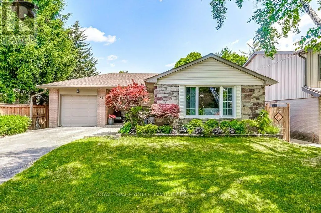 41 BRIGHTBAY CRESCENT