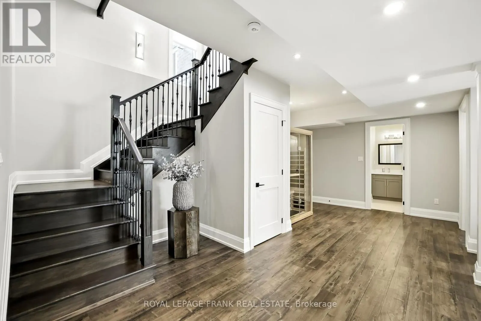 52 WOOTTEN WAY N