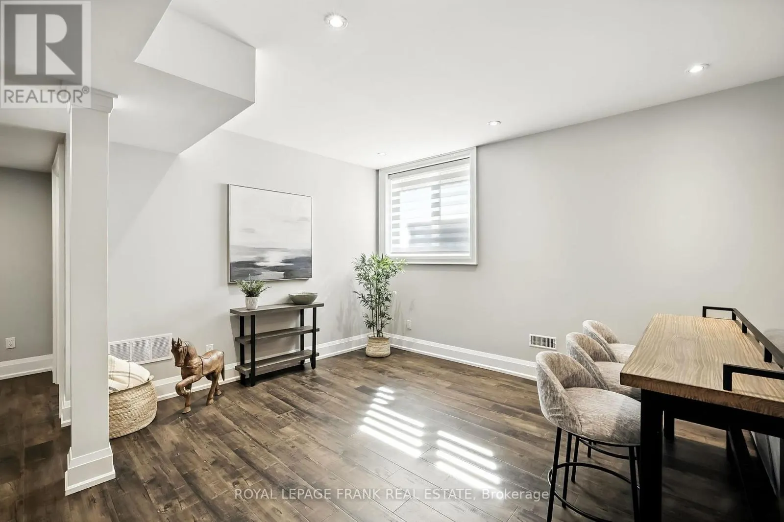 52 WOOTTEN WAY N