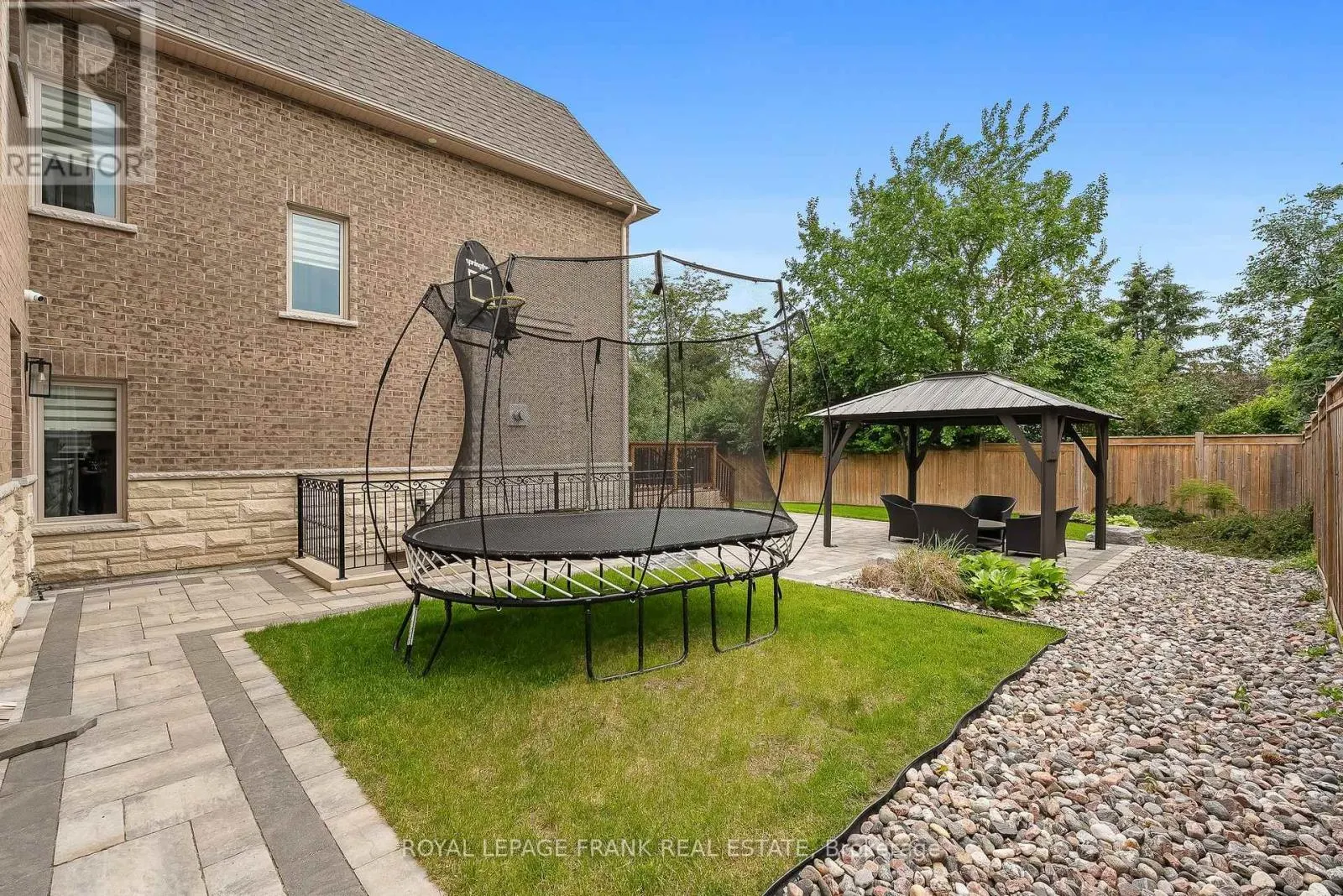 52 WOOTTEN WAY N