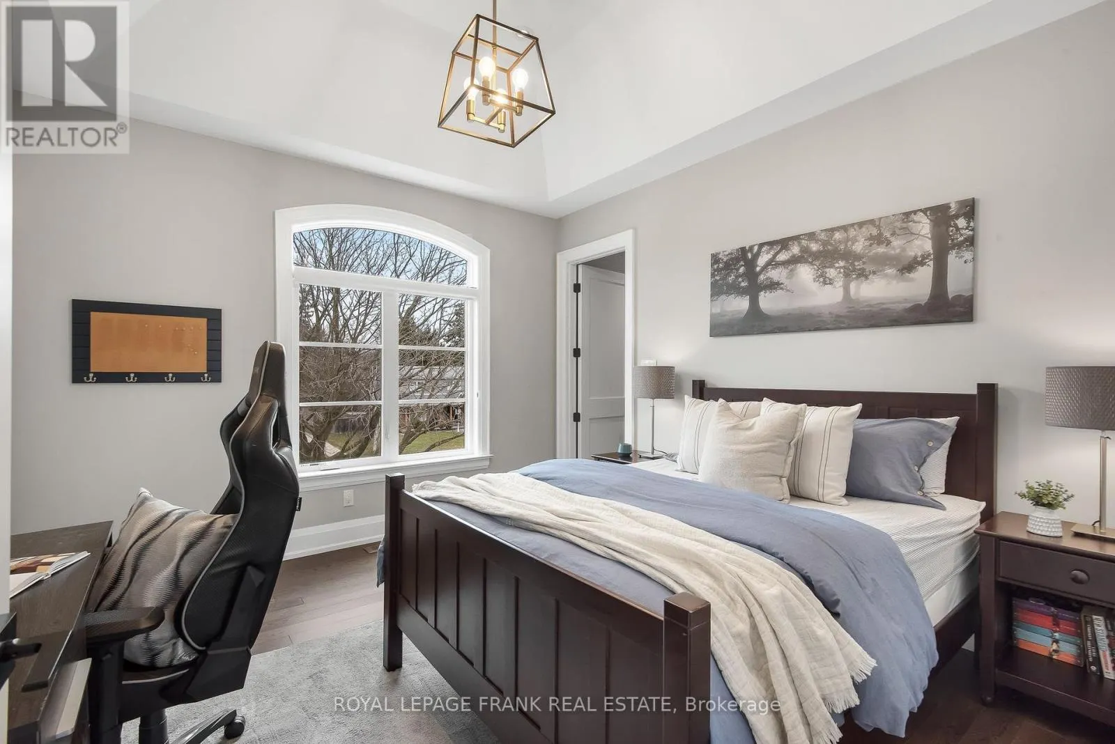 52 WOOTTEN WAY N