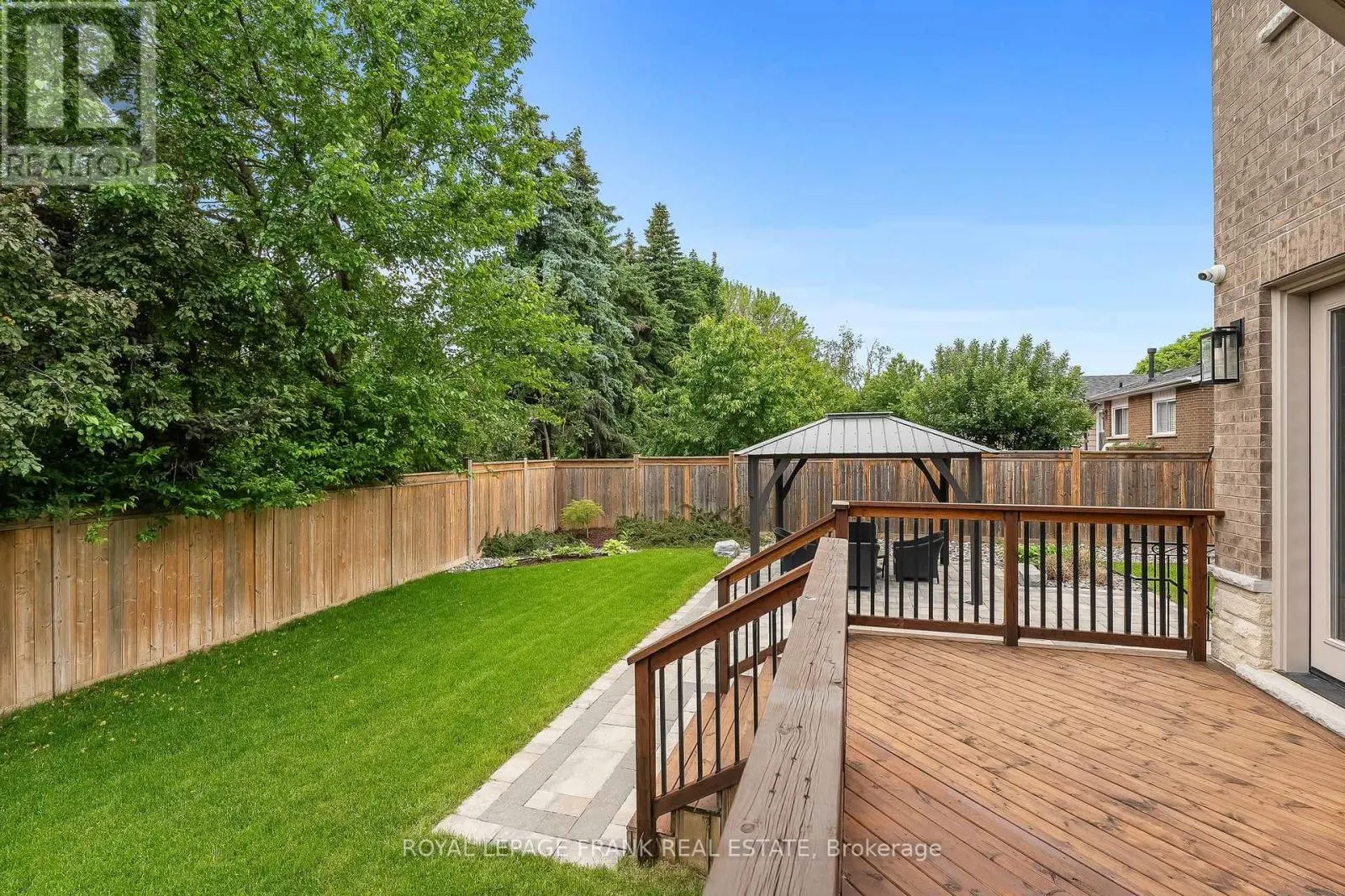 52 WOOTTEN WAY N