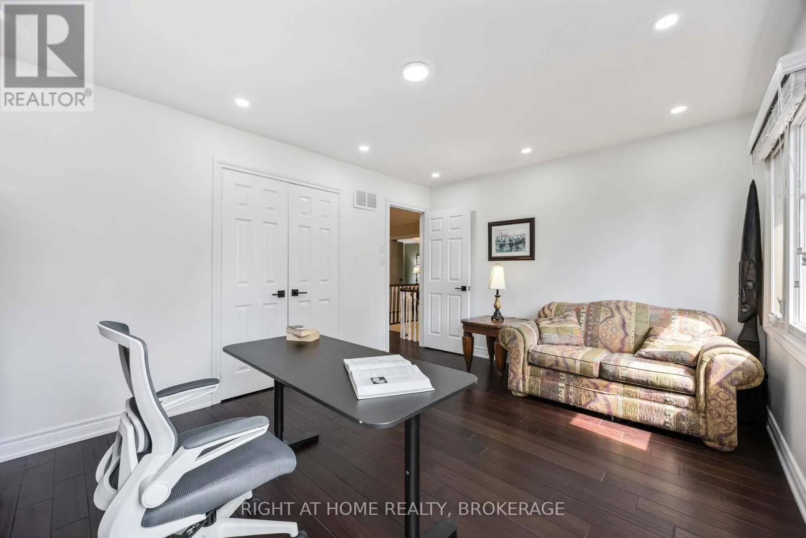 93 GORDON ROWE CRESCENT