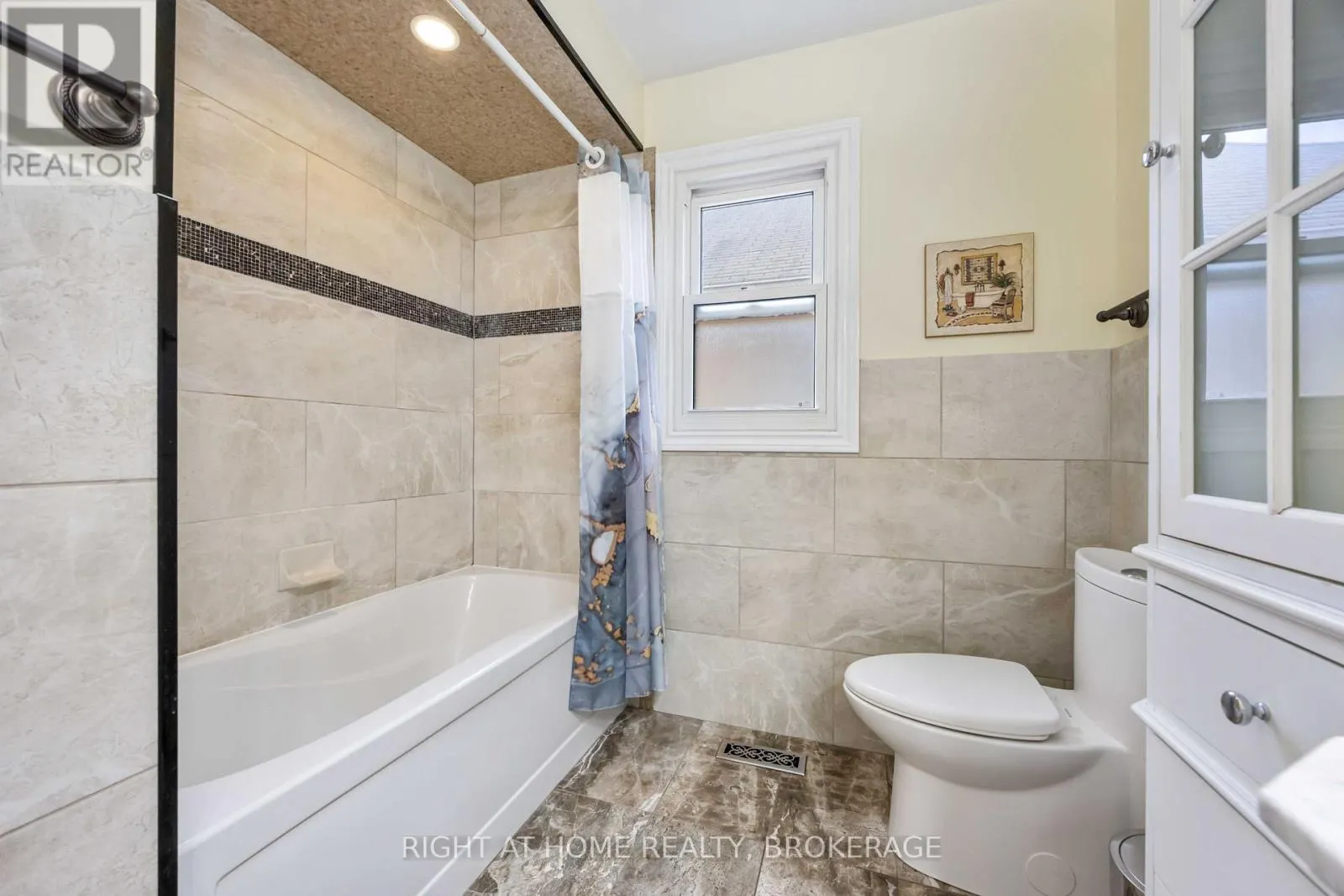 93 GORDON ROWE CRESCENT