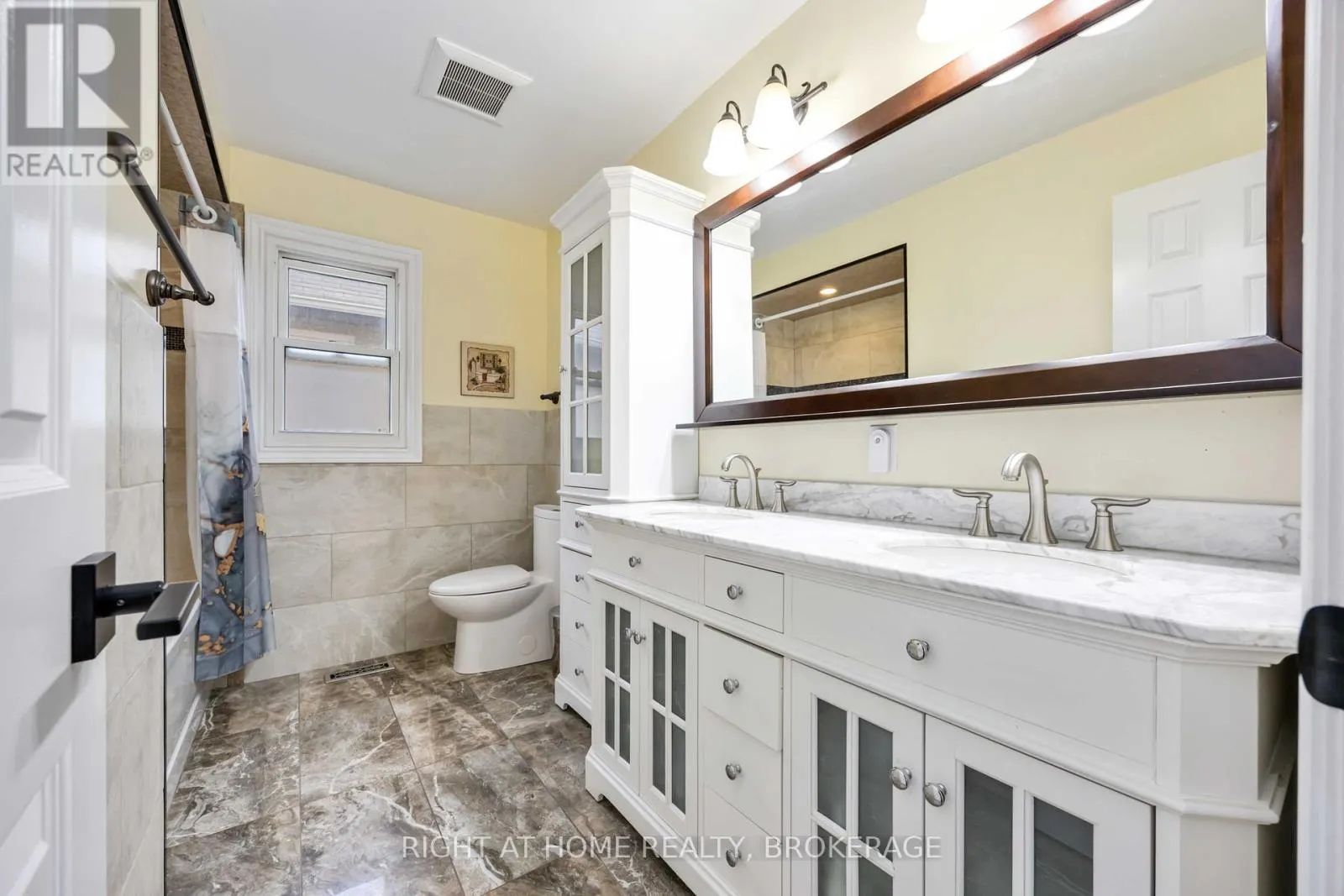 93 GORDON ROWE CRESCENT