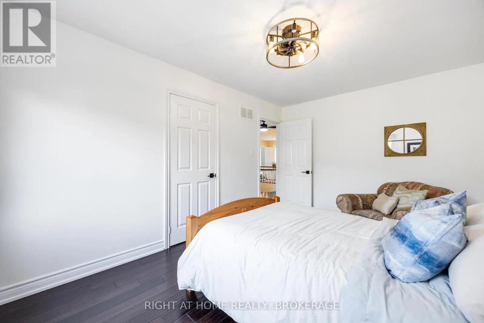 93 GORDON ROWE CRESCENT