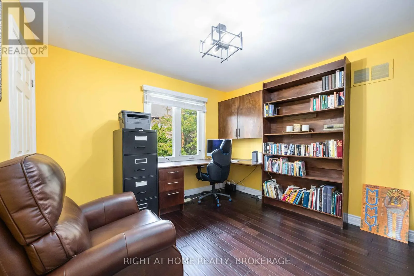 93 GORDON ROWE CRESCENT
